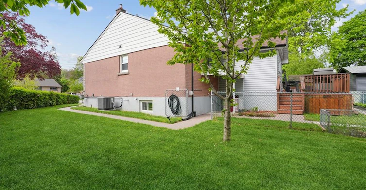 Lower-13 Beaucourt Place, Hamilton, ON, L8S 2P8 - 18