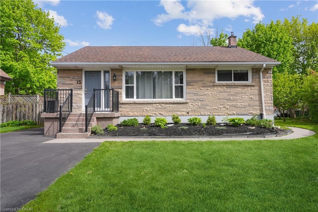 Lower-13 Beaucourt Place, Hamilton, ON, L8S 2P8