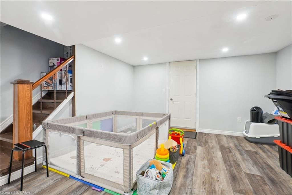 Lower-13 Beaucourt Place, Hamilton, ON, L8S 2P8 - 5