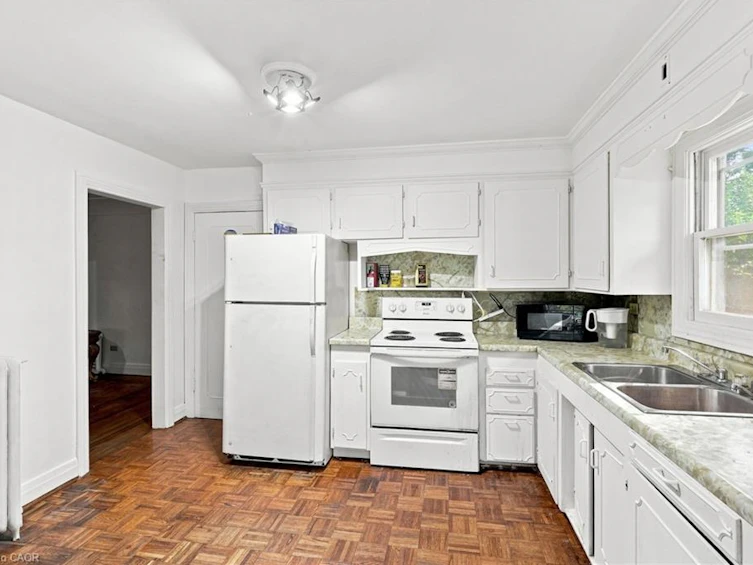 698 York Road, Hamilton, ON, L9H 5X1 - 12