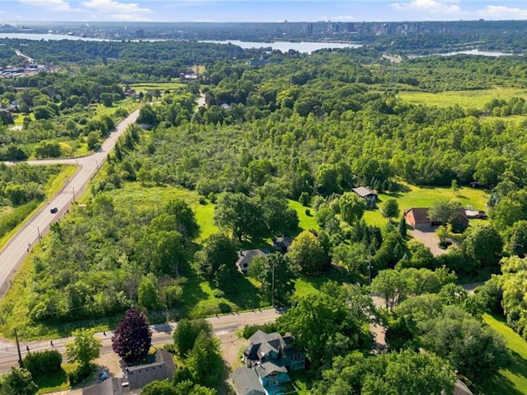 698 York Road, Hamilton, ON, L9H 5X1 - 35