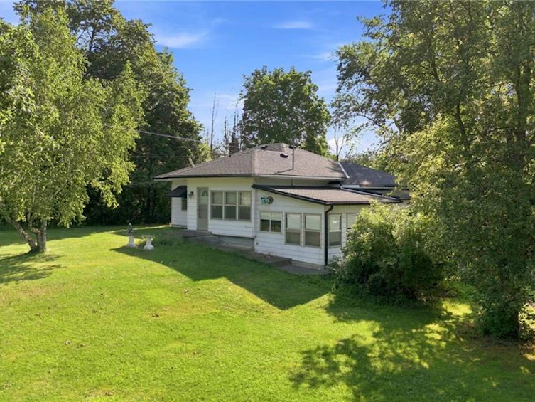 698 York Road, Hamilton, ON, L9H 5X1 - 4