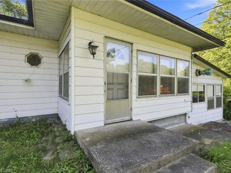 698 York Road, Hamilton, ON, L9H 5X1 - 8