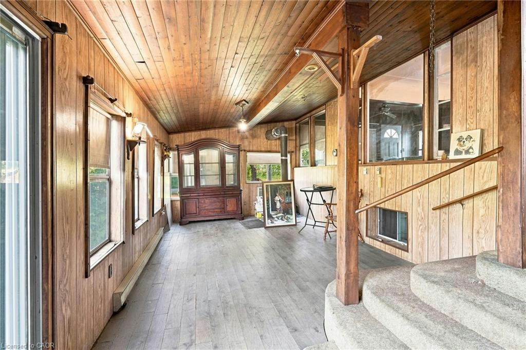 698 York Road, Hamilton, ON, L9H 5X1 - 9