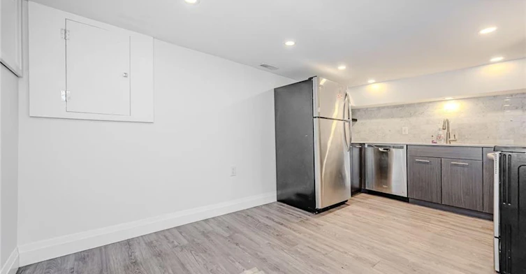1-Lower Lvl-74 Cathcart Street, Hamilton, ON, L8R 1M5 - 3