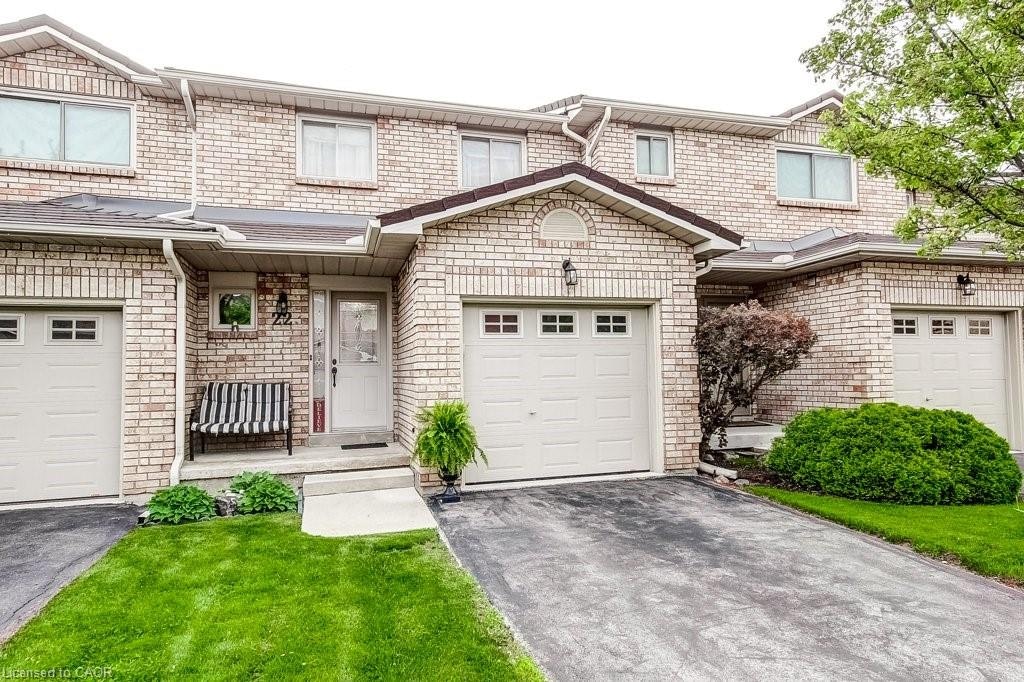 22-391 Stone Church Road E, Hamilton, ON, L9B 2H2