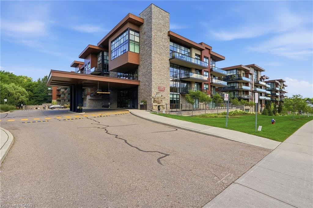366-1575 Lakeshore Road W, Mississauga, ON, L5J 0B1