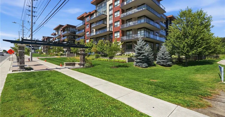 366-1575 Lakeshore Road W, Mississauga, ON, L5J 0B1 - 2