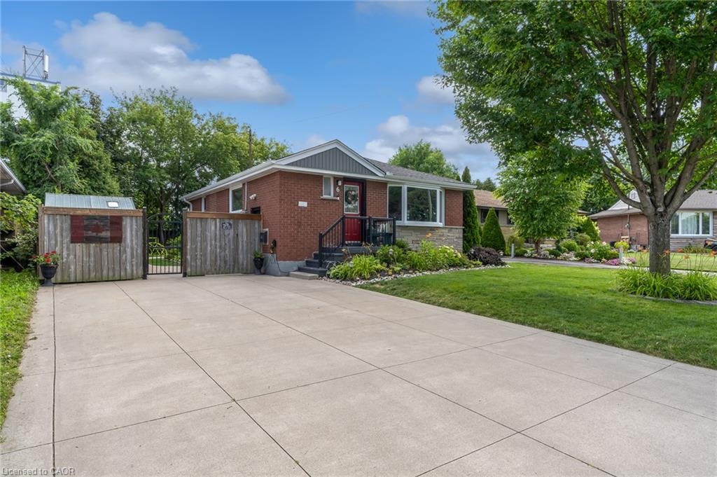 6 Beacon Avenue, Hamilton, ON, L8T 2N3