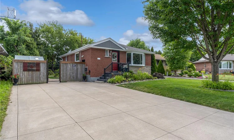 6 Beacon Avenue