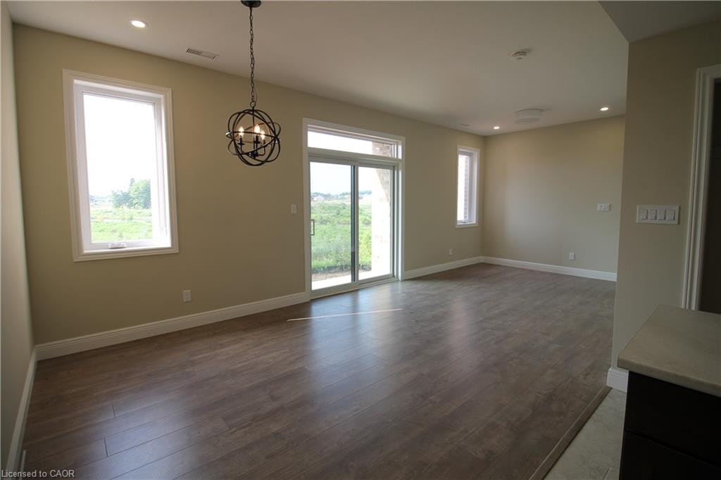 6-1395 Bleams Road, Kitchener, ON, N2E 3X7 - 3