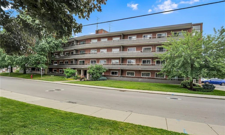 409-11 Woodman Drive