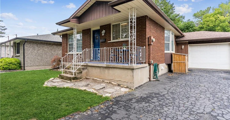 19 Friars Court, St. Catharines, ON, L2N 6B4 - 2