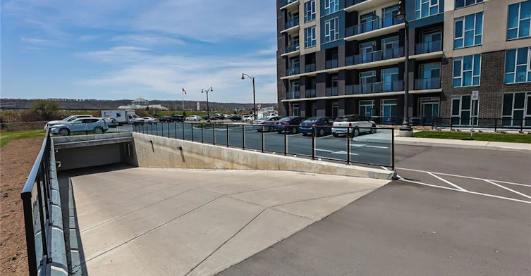 634-16 Concord Place, Grimsby, ON, L3M 0J1 - 15
