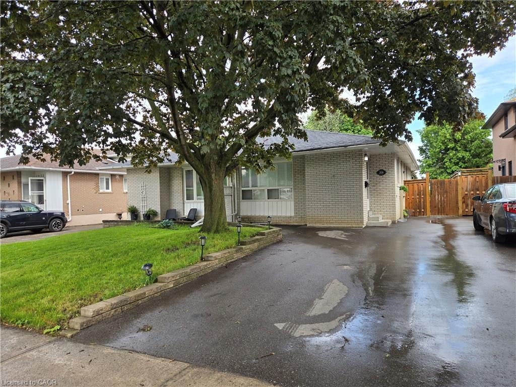 B-2026 Fontwell Crescent, Mississauga, ON, L5J 2G7