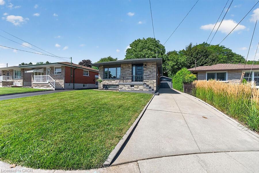 26 Parklands Drive, Hamilton, ON, L8K 4W7