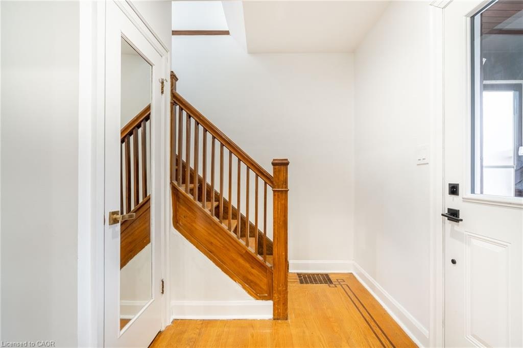 UPPER-40 Delaware Avenue, Hamilton, ON, L8M 1T4 - 4