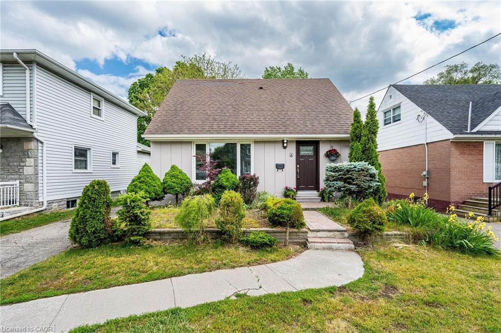 7 Putney Road, Toronto, ON, M8W 2K6