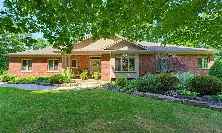 301 Governors Road E