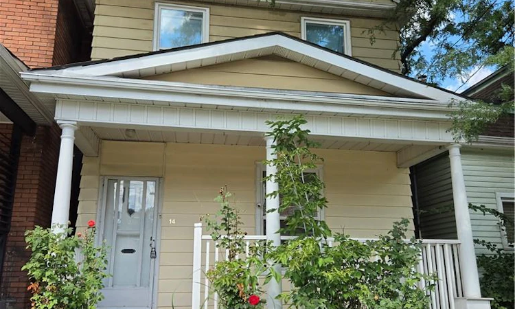 14 Arthur Avenue S