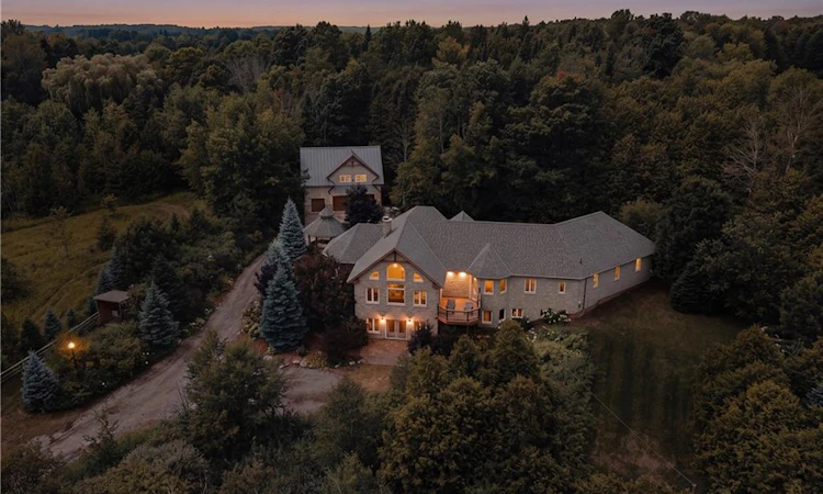 7392 Wellington Road 11