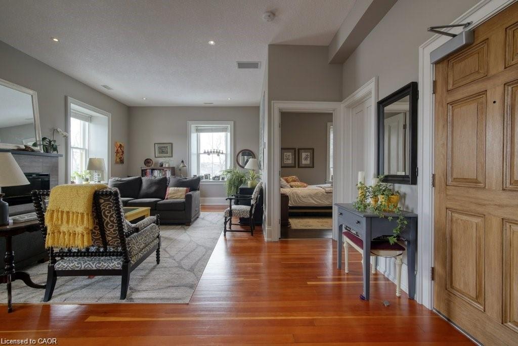 201-69 Wellington Street, Cambridge, ON, N1R 3Y6 - 4