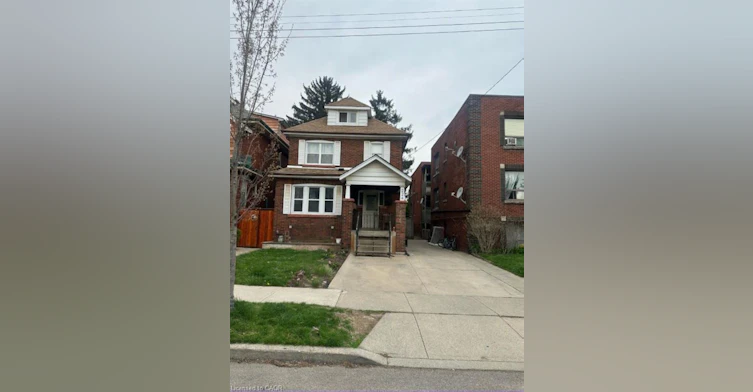 Lower-224 Park Row S, Hamilton, ON, L8K 2K5