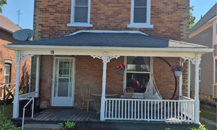 97 Colborne Street S