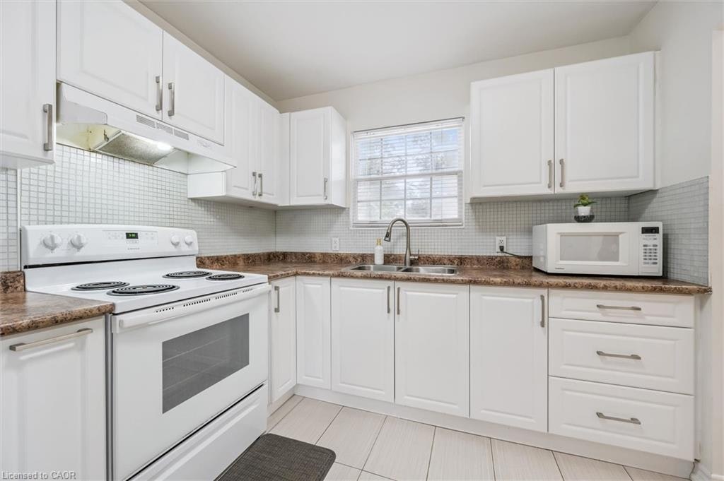 178 Westcourt Place, Waterloo, ON, N2L 2R7 - 13
