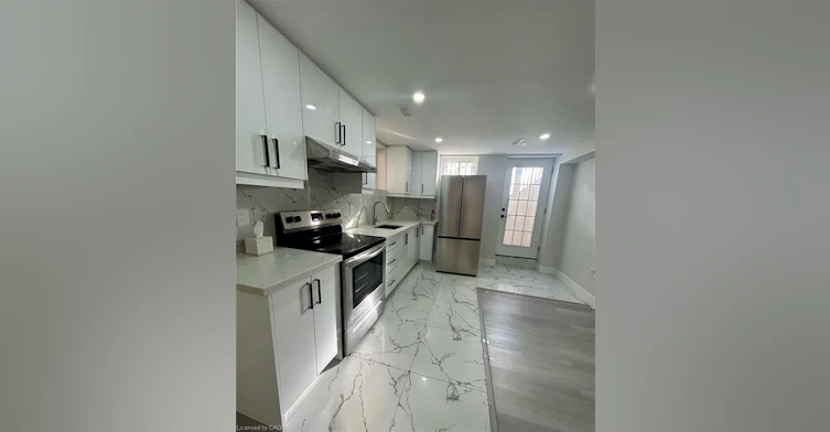 8702 Chickory Trail, Niagara Falls, ON, L2H 2Y6 - 8