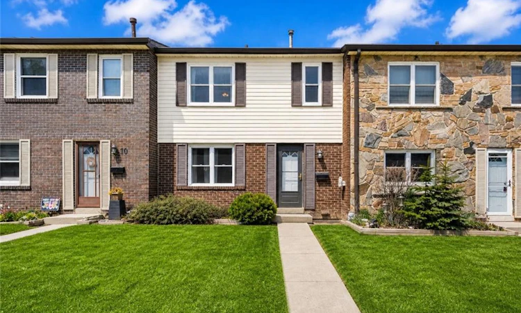 11-2825 Gananoque Drive