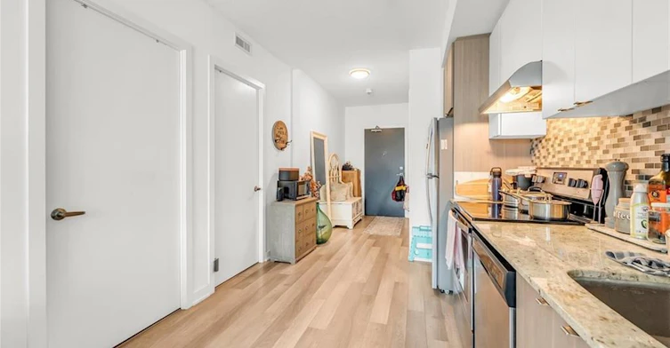 B318-5240 Dundas Street, Burlington, ON, L7L 0J6 - 12
