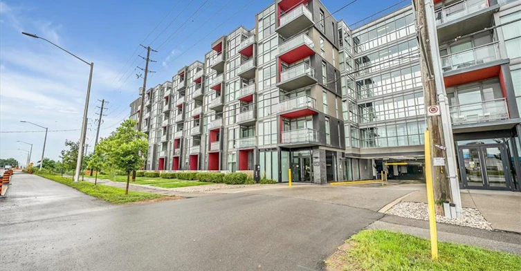 B318-5240 Dundas Street, Burlington, ON, L7L 0J6