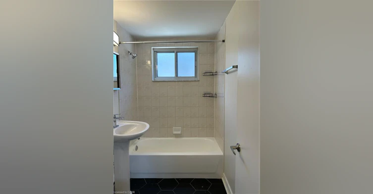 14-108 Creighton Road, Hamilton, ON, L9H 3C1 - 8