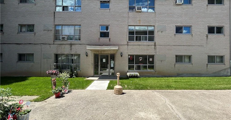 14-108 Creighton Road, Hamilton, ON, L9H 3C1 - 2