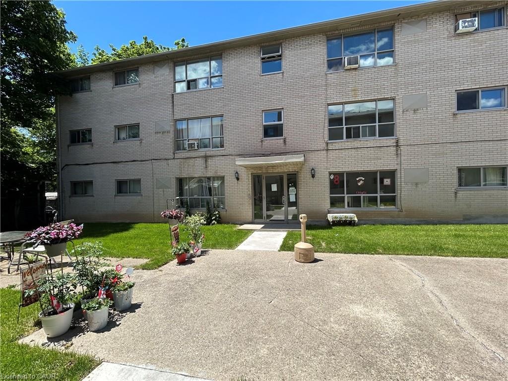 14-108 Creighton Road, Hamilton, ON, L9H 3C1