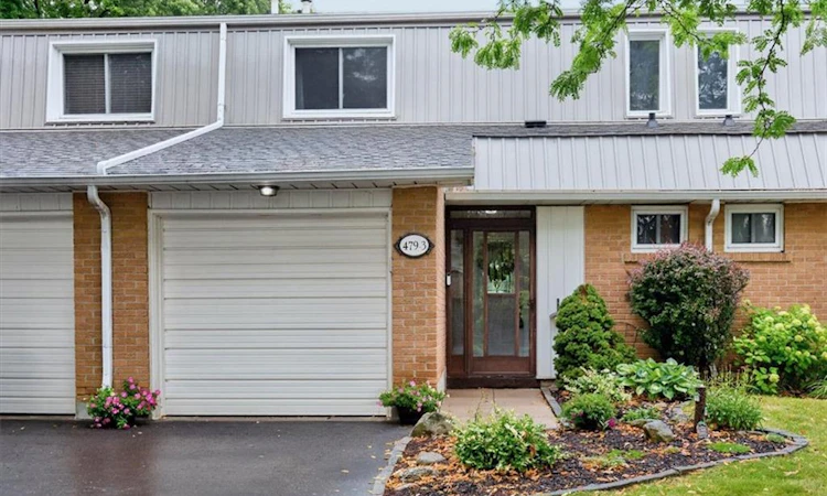 3-479 Woodview Road