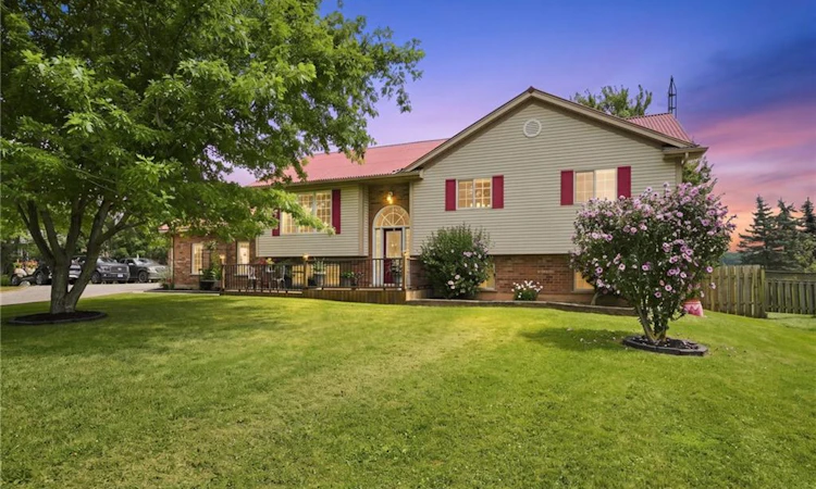 3557 Grimsby Road