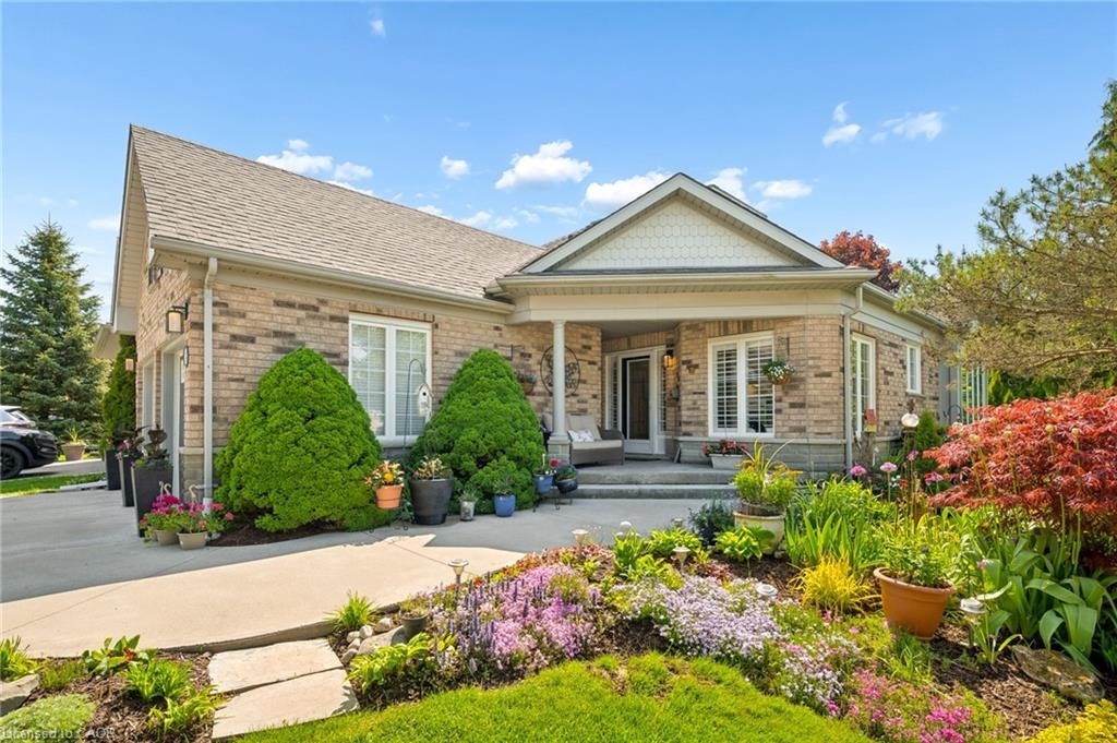 147 Reiber Court, Waterloo, ON, N2L 6N2