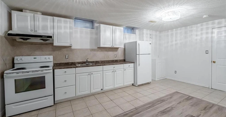 2-30 Richview Drive, Hamilton, ON, L9B 2V6 - 2