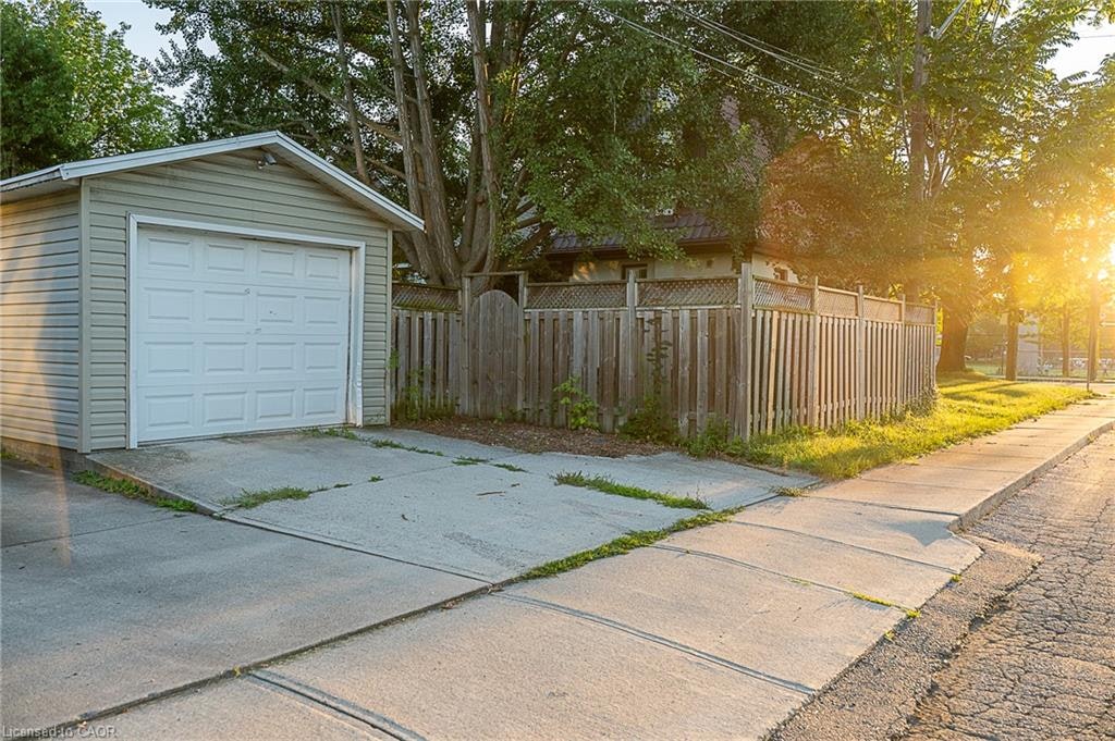 41 Paradise Road S, Hamilton, ON, L8S 1S3 - 28