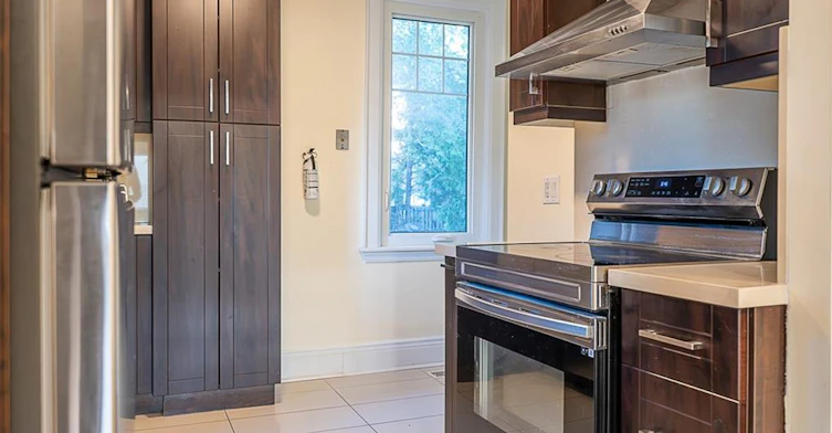 41 Paradise Road S, Hamilton, ON, L8S 1S3 - 12