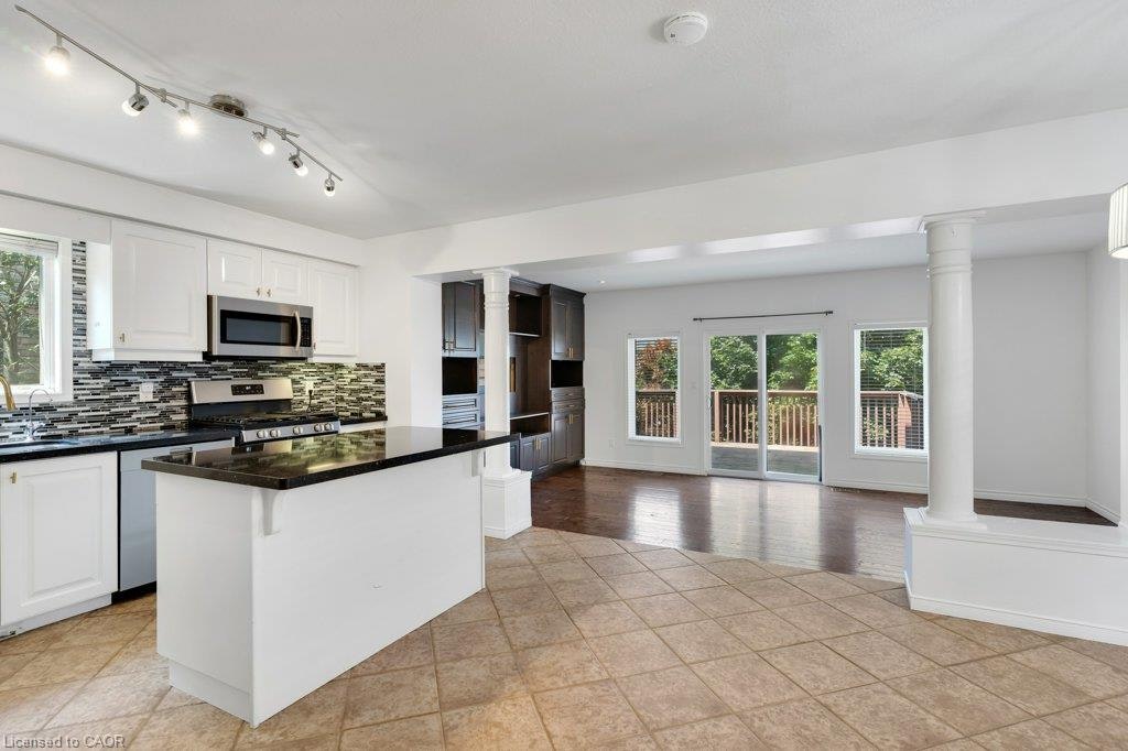 76 Renner Drive, Cambridge, ON, N3C 4N8 - 8