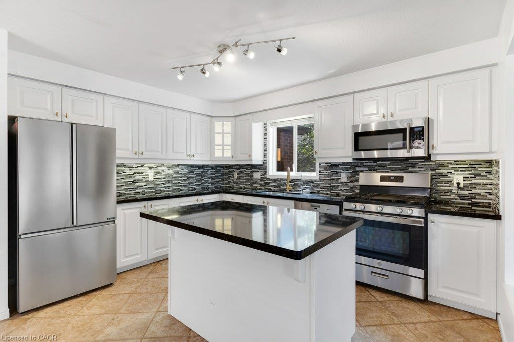 76 Renner Drive, Cambridge, ON, N3C 4N8 - 10