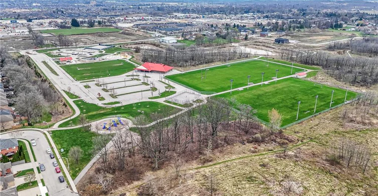 213 Stone Church Road W, Hamilton, ON, L9B 1A2 - 49