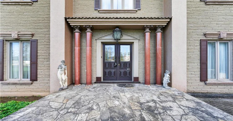 213 Stone Church Road W, Hamilton, ON, L9B 1A2 - 4