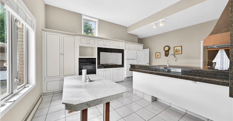 213 Stone Church Road W, Hamilton, ON, L9B 1A2 - 13