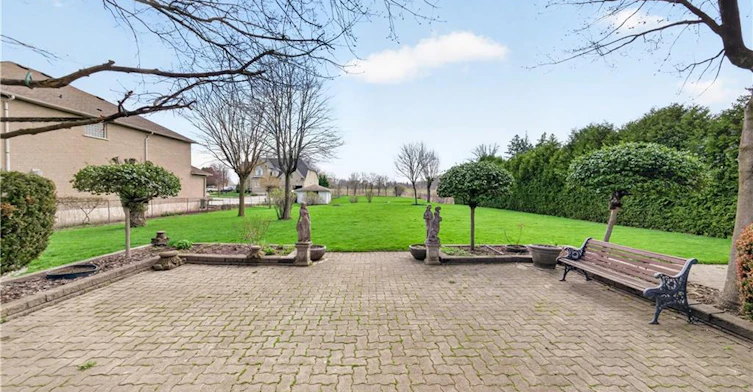 213 Stone Church Road W, Hamilton, ON, L9B 1A2 - 41