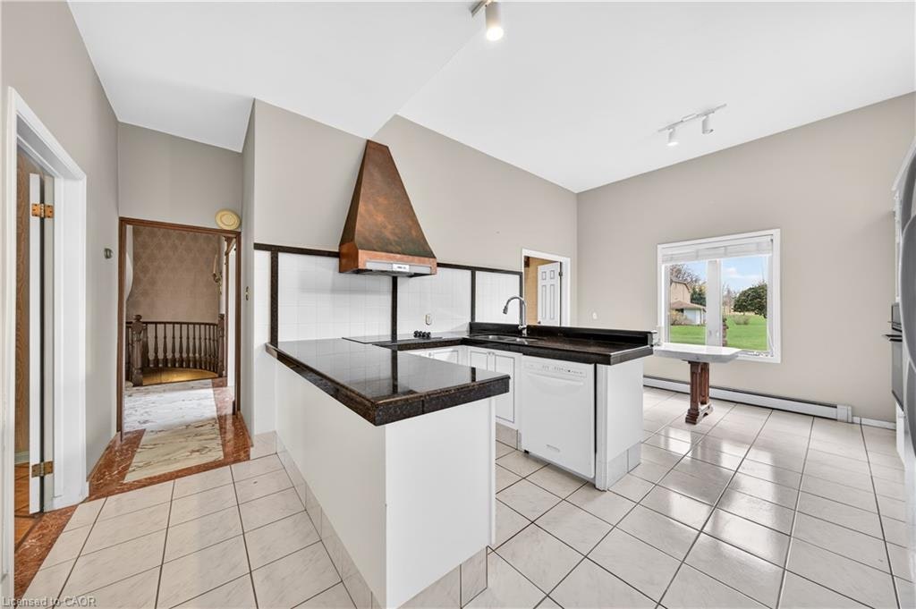 213 Stone Church Road W, Hamilton, ON, L9B 1A2 - 12