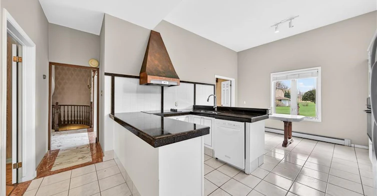 213 Stone Church Road W, Hamilton, ON, L9B 1A2 - 12